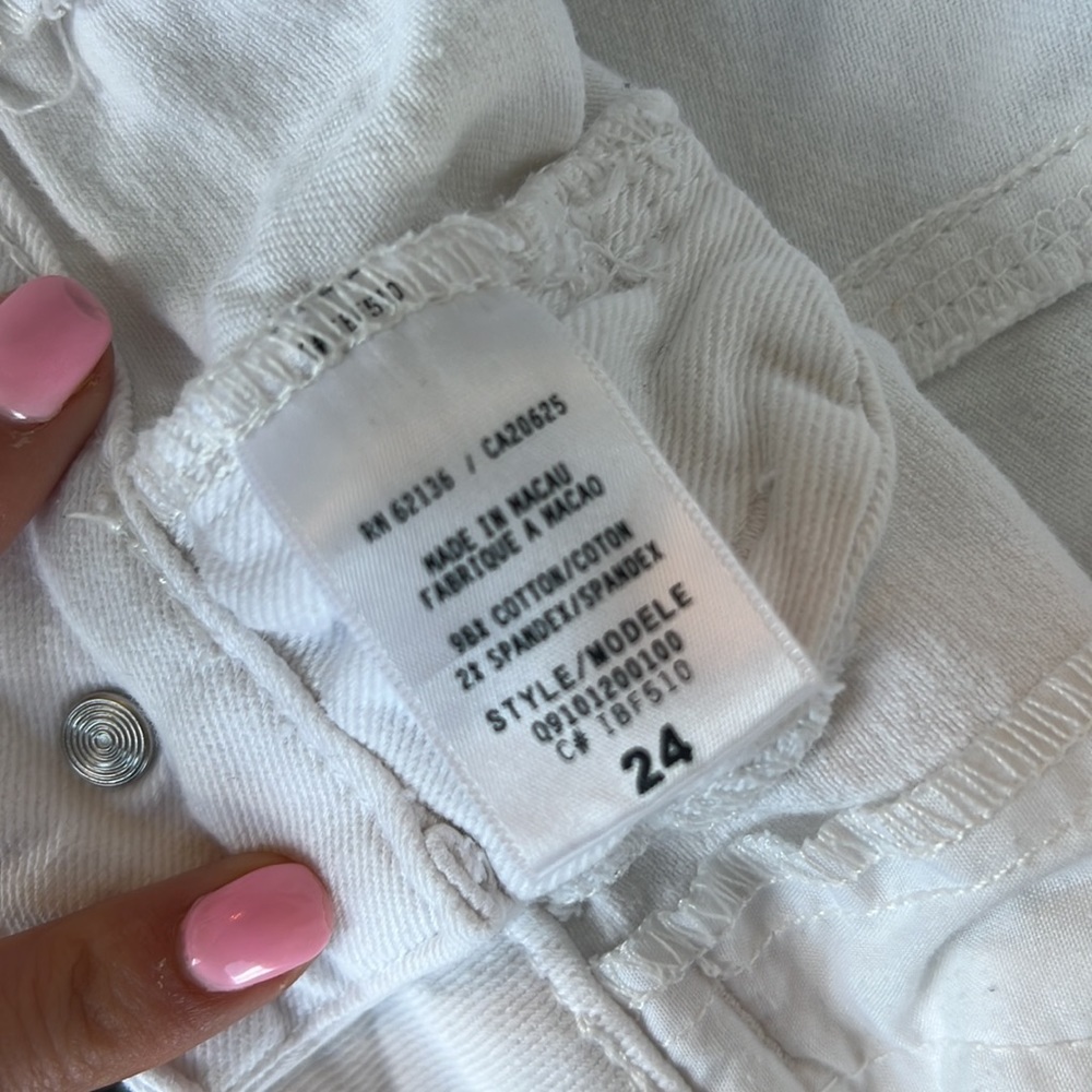 Tiny Guess Shorts - image 6